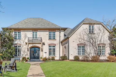 1823 Southpark Dr, Arlington, TX 76013