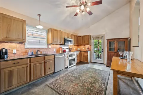 Kitchen - 1128 Doe Run Dr, Tool, TX 75143 photo 1 of 2