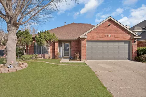 5065 Blanco Dr, Haltom City, TX 76137