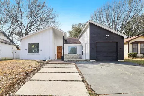 5502 Safari Trl, Arlington, TX 76018