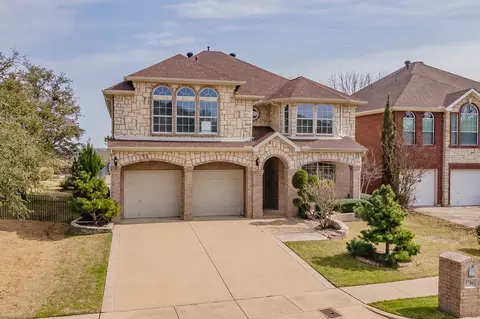 5786 Walnut Creek Dr, Fort Worth, TX 76137