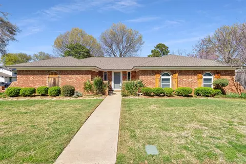 2307 Leonard Ct, Arlington, TX 76015
