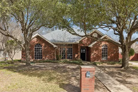 7308 Century Dr, North Richland Hills, TX 76182
