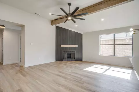 Living - 5408 Lilac Dr, Arlington, TX 76018 photo 2 of 6