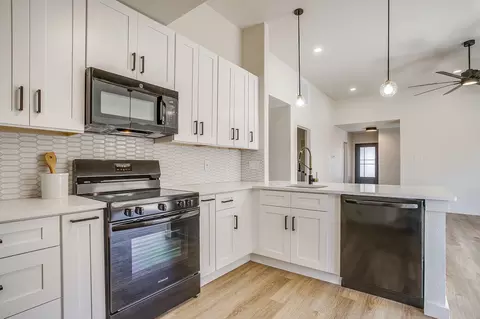 Kitchen - 5408 Lilac Dr, Arlington, TX 76018 photo 3 of 5