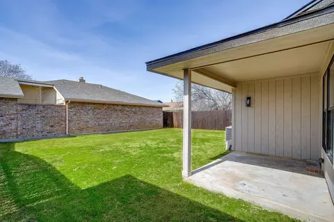 Other - 5408 Lilac Dr, Arlington, TX 76018 photo 5 of 6