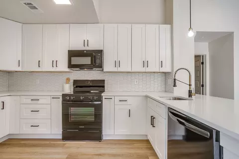 Kitchen - 5408 Lilac Dr, Arlington, TX 76018 photo 1 of 5