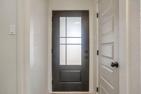 Entry Way - 5408 Lilac Dr, Arlington, TX 76018 photo 1 of 2