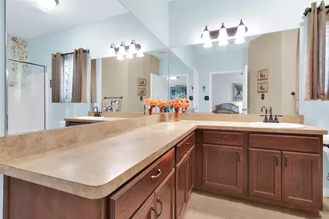 Bath - 201 E Walker St, Denison, TX 75021 photo 1 of 3