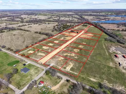 384 Roundtree Cir, Wolfe City, TX 75496