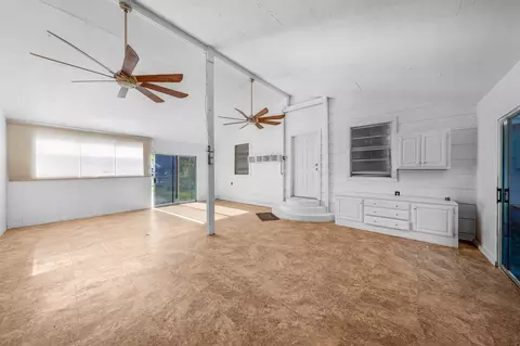 Living - 508 Smith St, Como, TX 75431 photo 1 of 4