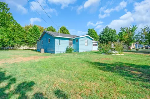 Exterior - 508 Smith St, Como, TX 75431 photo 2 of 5