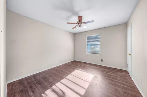 Bedroom - 508 Smith St, Como, TX 75431 photo 2 of 2