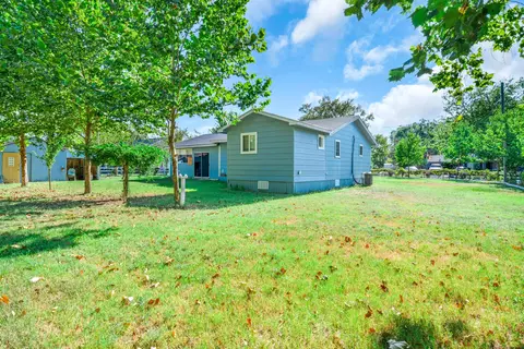 Exterior - 508 Smith St, Como, TX 75431 photo 3 of 5