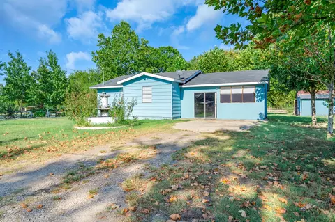Exterior - 508 Smith St, Como, TX 75431 photo 1 of 5