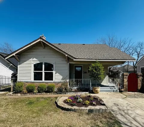 1215 N 18th St, Waco, TX 76707