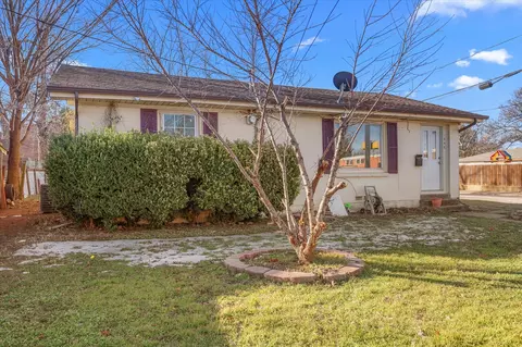 104 E 6th St, Irving, TX 75060