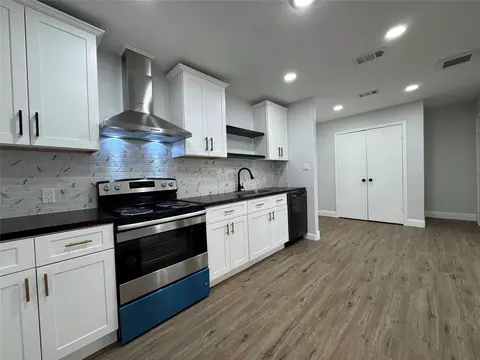 Kitchen - 2909 Alexander Ave, Waco, TX 76708 photo 2 of 2