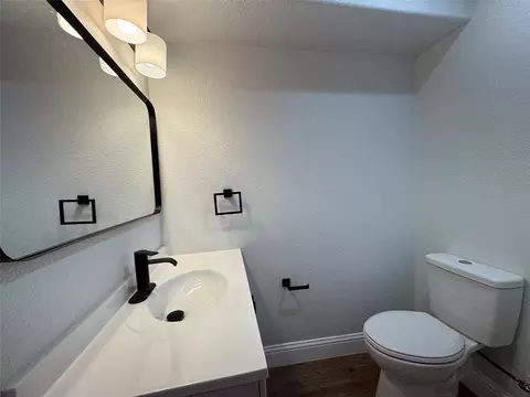 Bath - 2909 Alexander Ave, Waco, TX 76708 photo 3 of 4