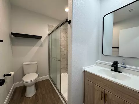 Bath - 2909 Alexander Ave, Waco, TX 76708 photo 4 of 4