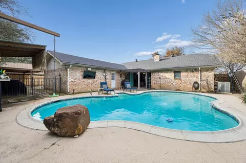 Exterior - 413 Baker Dr, Hurst, TX 76054 photo 5 of 10