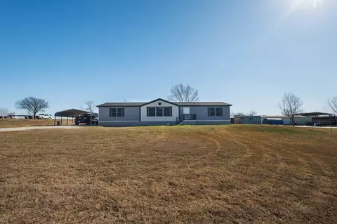 9204 Montana St, Joshua, TX 76058