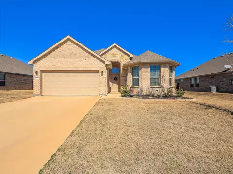 1331 Madeline Ln, Krum, TX 76249