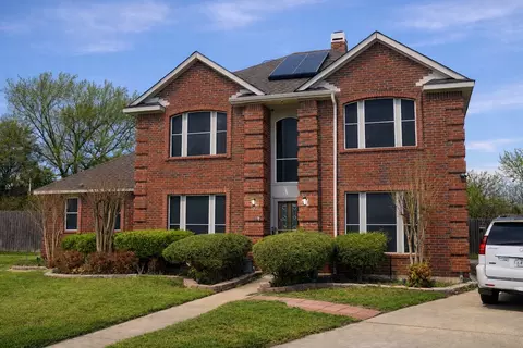 1005 Twin Creek Dr, Desoto, TX 75115