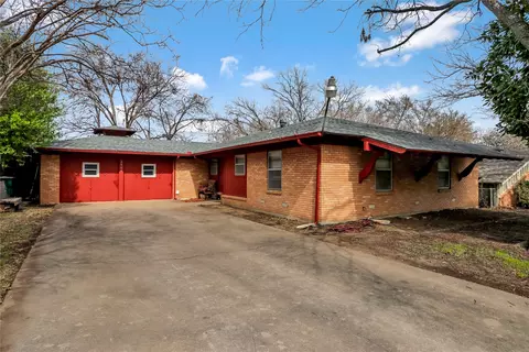 2904 Yates St, Fort Worth, TX 76133
