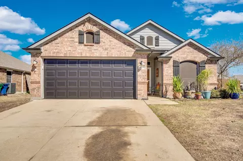 104 Coyote Run, Waxahachie, TX 75165
