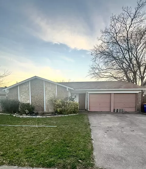 7533 Meadowlark Ln N, Watauga, TX 76148