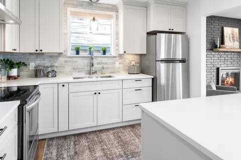 Kitchen - 103 Latimer Dr, Tool, TX 75143 photo 3 of 5