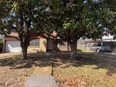 714 S Medora St, Terrell, TX 75160