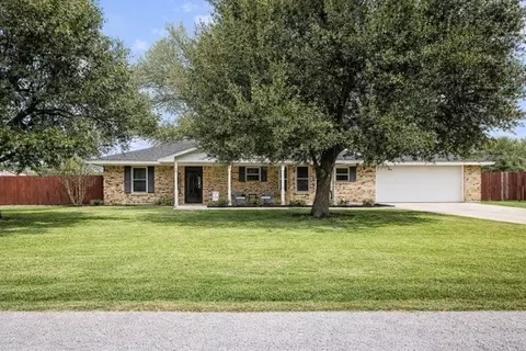 401 Allison Ave, Groesbeck, TX 76642
