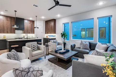 2900 Hawthorne Ave #102, Dallas, TX 75219