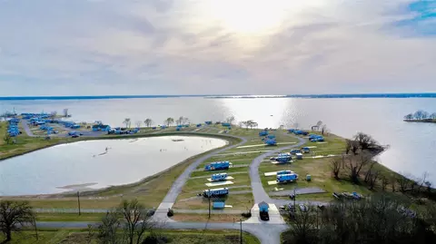 6084 Peninsula Rd, Kerens, TX 75144