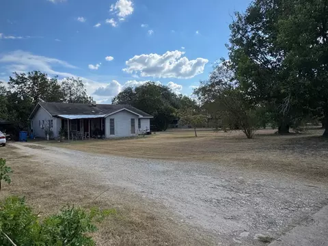 325 Ivy Ln, Hewitt, TX 76643
