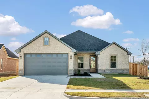 217 Alice Ct, Grand Prairie, TX 75051