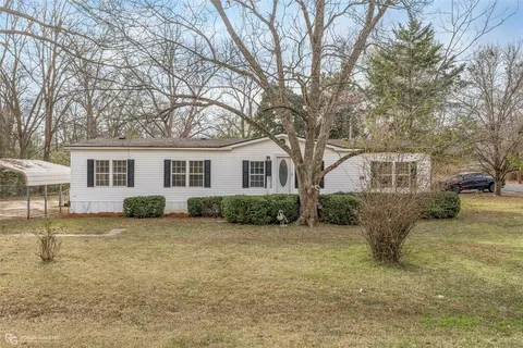 312 Greenwood St, Mooringsport, LA 71060