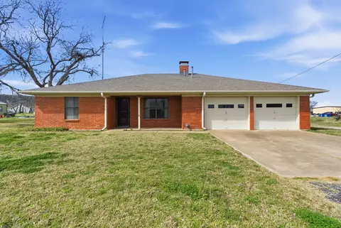 207 Pine St, Gordon, TX 76453