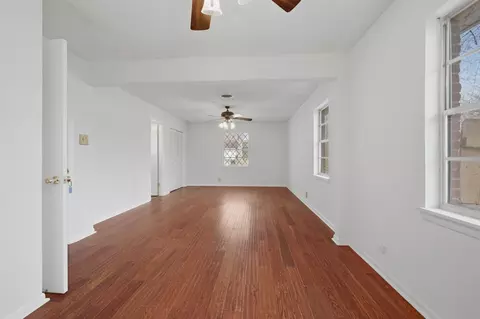 Living - 124 Mark Dr, Denison, TX 75021 photo 5 of 6