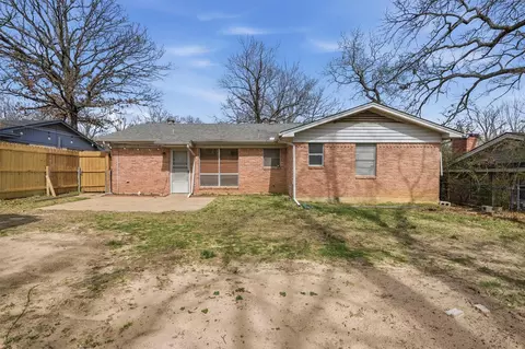 Exterior - 124 Mark Dr, Denison, TX 75021 photo 3 of 6