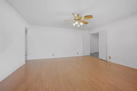 Living - 124 Mark Dr, Denison, TX 75021 photo 2 of 6