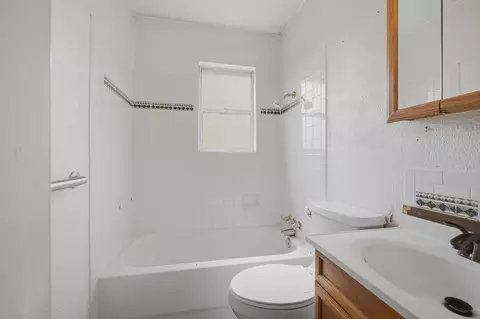 Bath - 124 Mark Dr, Denison, TX 75021 photo 1 of 2