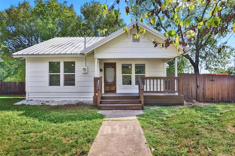 1005 N Neal St, Commerce, TX 75428