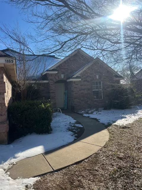 1005 Karen St, Aubrey, TX 76227