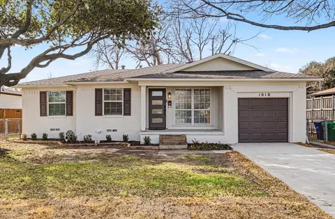 1010 Noble Ave, Carrollton, TX 75006