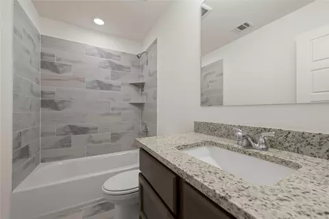 Bath - 10108 Bethlehem Ct, Waco, TX 76708 photo 1 of 3