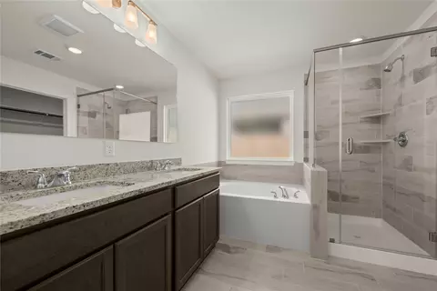 Bath - 10108 Bethlehem Ct, Waco, TX 76708 photo 2 of 3