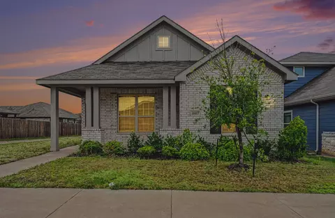 11013 Firebrush Ln, Fort Worth, TX 76108